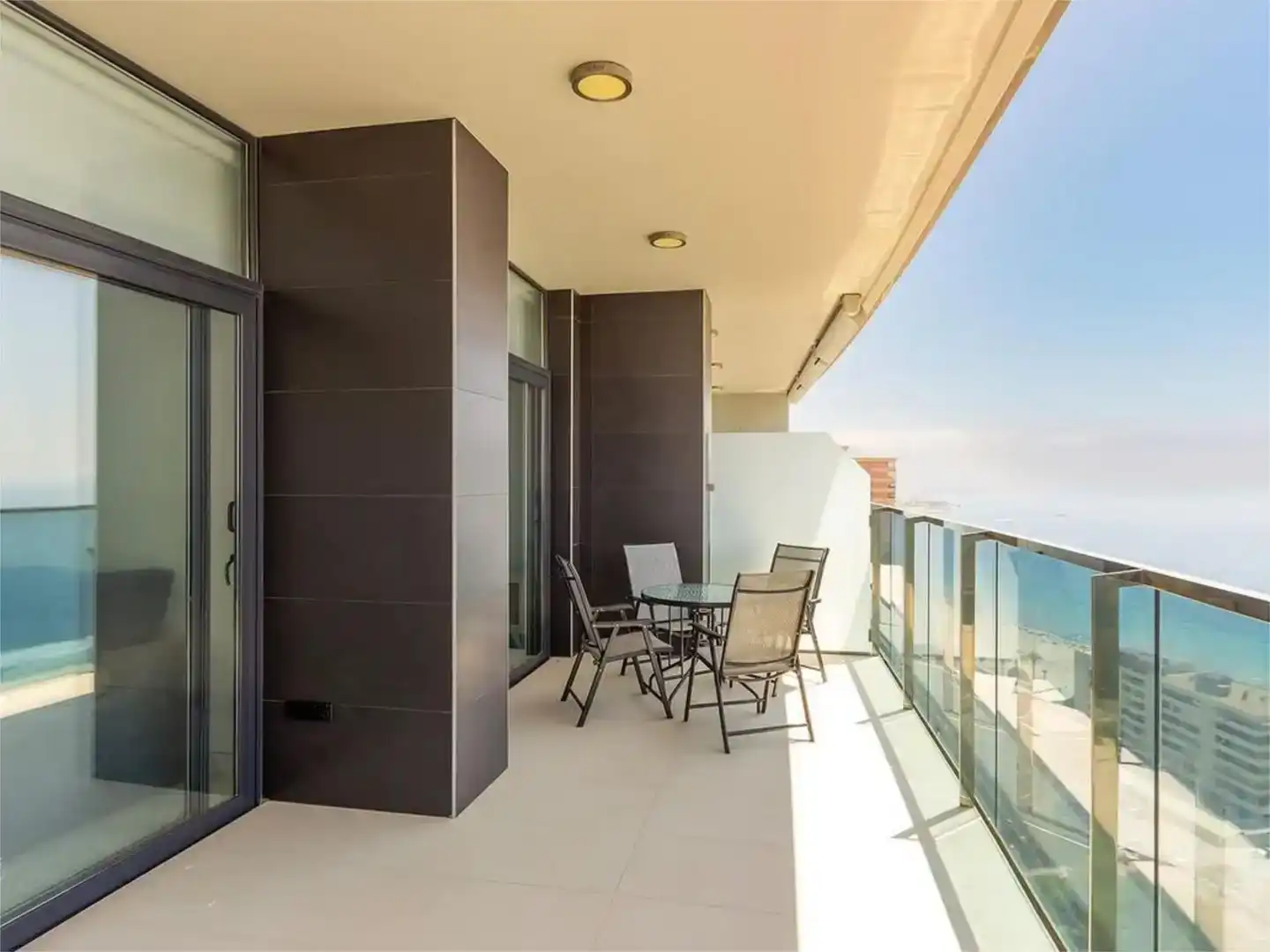 Terraza de Apartamento de alquiler en Polop con Aire acondicionado, Parquet y Piscina