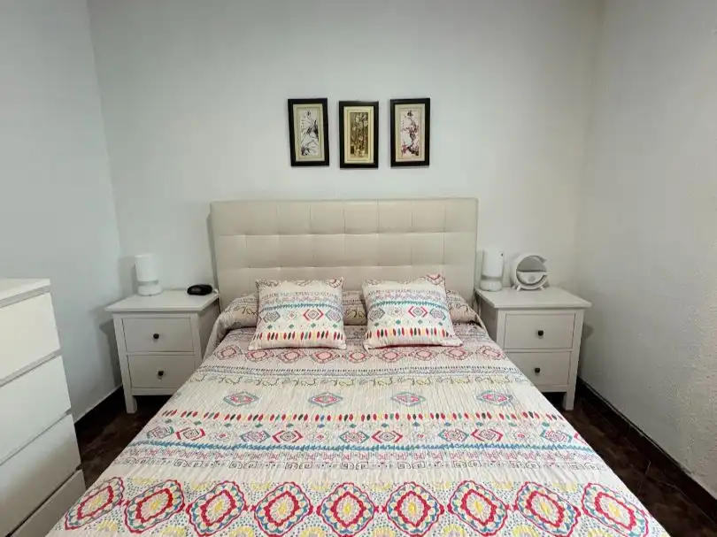 Habitación de Piso en venta en Torrevieja con Aire acondicionado, Terraza y Balcón