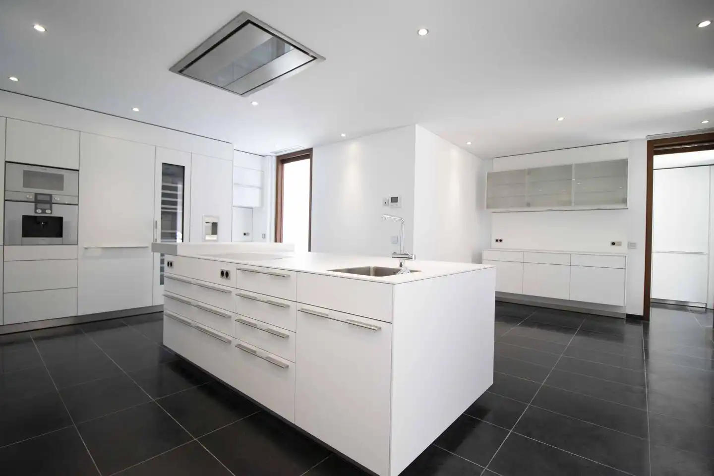 Küche von Wohnung zum Verkauf in Santa Cruz de Tenerife mit Privatgarten und Terrasse