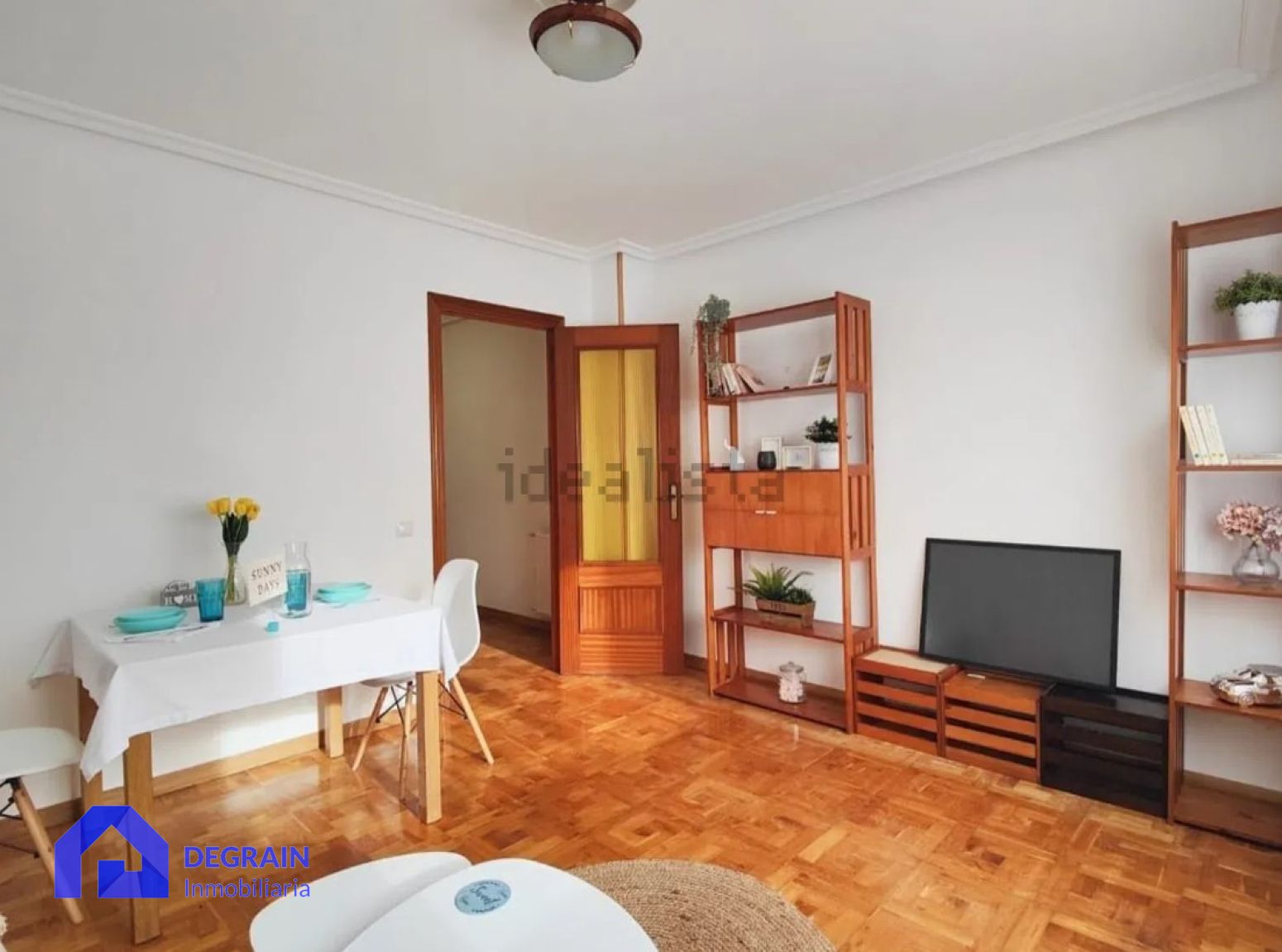 Habitación de Piso de alquiler en Oviedo  con Calefacción y Amueblado