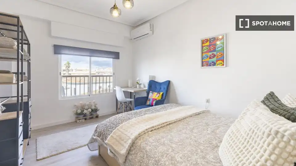 Schlafzimmer von Wohnungen zur untervermieten in Paterna mit Klimaanlage, Terrasse und Möbliert