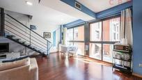 Sala d'estar de Àtic de lloguer en  Madrid Capital amb Aire condicionat, Calefacció i Parquet
