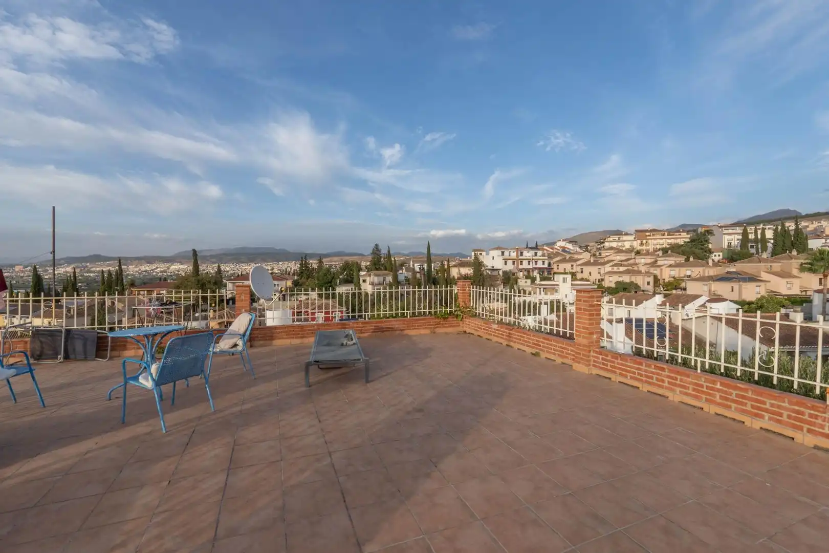 Terrassa de Casa o xalet en venda en La Zubia amb Calefacció, Jardí privat i Terrassa