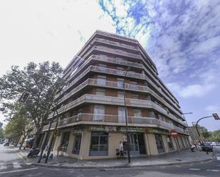 Vista exterior de Pis en venda en Reus amb Terrassa i Balcó