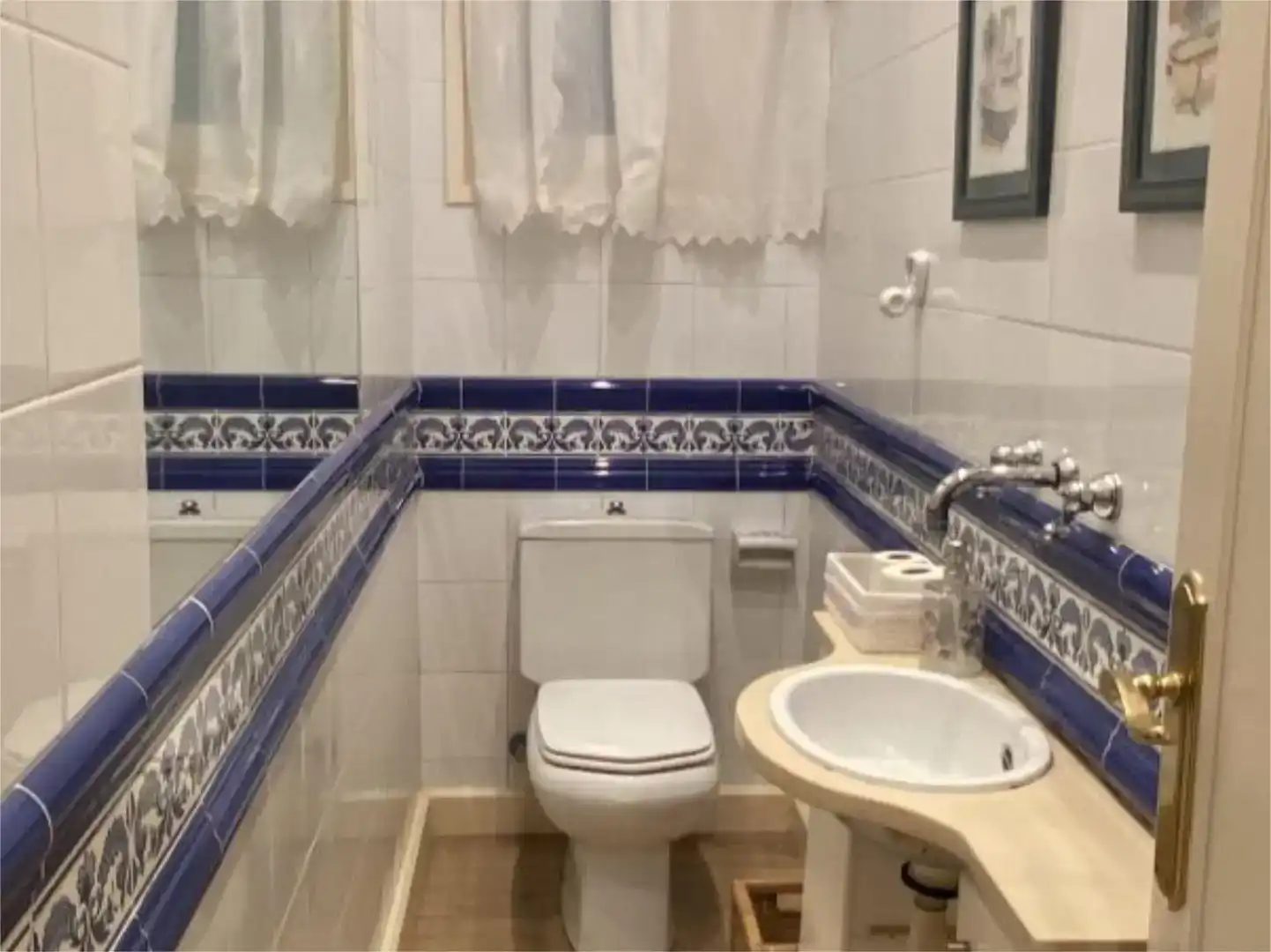 Badezimmer von Wohnung zur Miete in Sitges mit Klimaanlage, Schwimmbad und Balkon