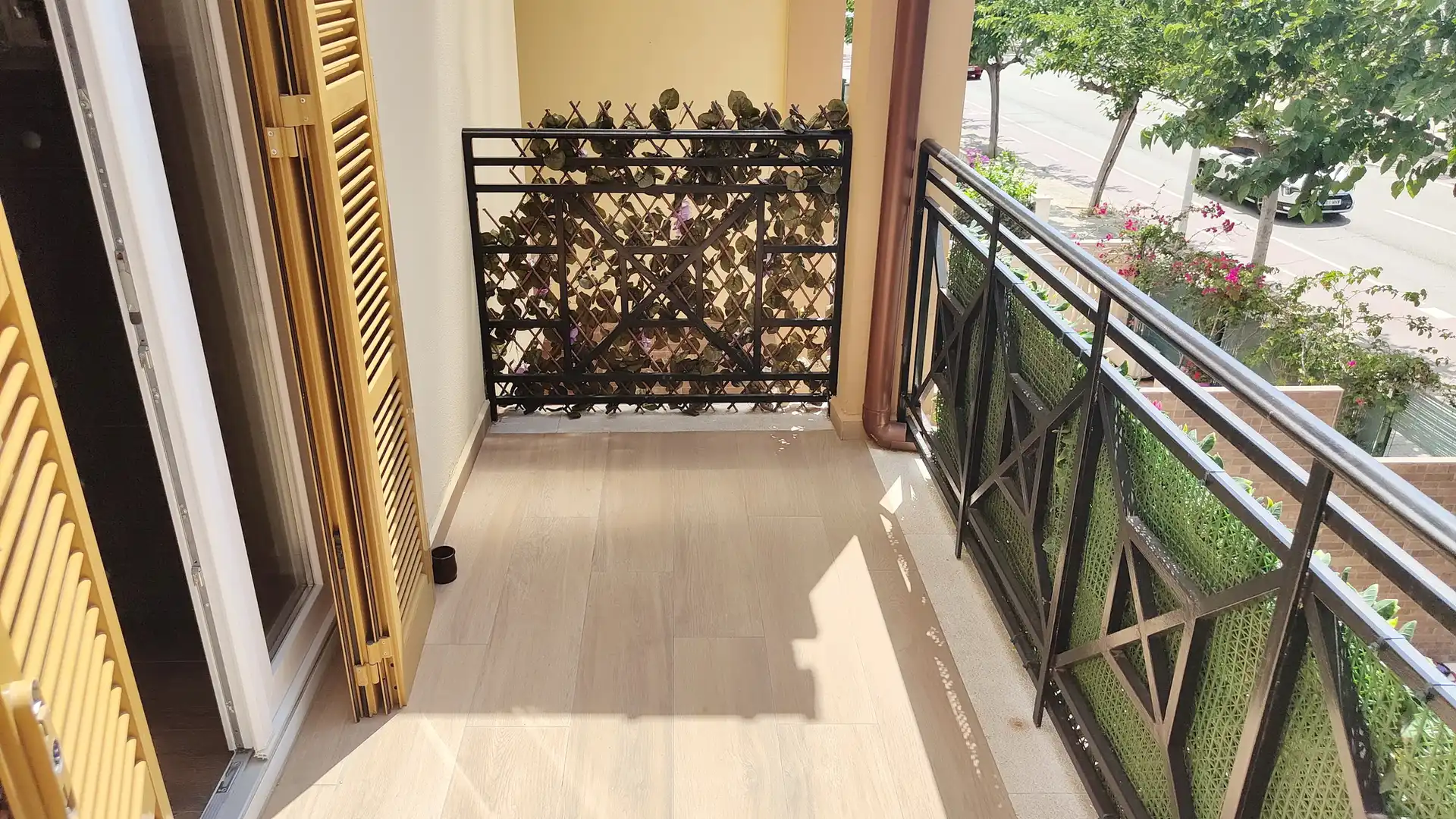 Terrasse von Einfamilien-Reihenhaus zum Verkauf in Alcúdia mit Klimaanlage, Heizung und Privatgarten