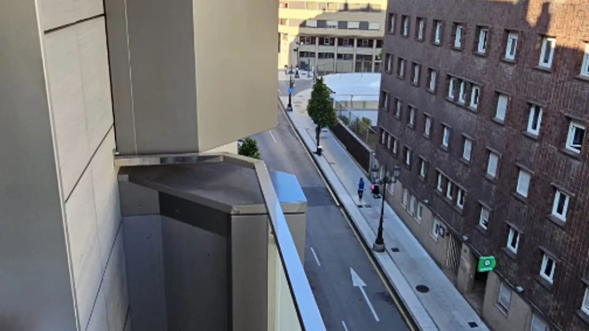 Vista exterior de Pis en venda en Oviedo  amb Calefacció, Parquet i Traster