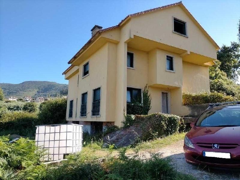 Vista exterior de Casa o xalet en venda en Baiona amb Jardí privat i Traster