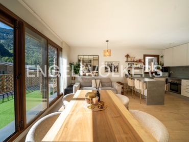 Bajo con ascensor en venta en Arinsal - Erts
