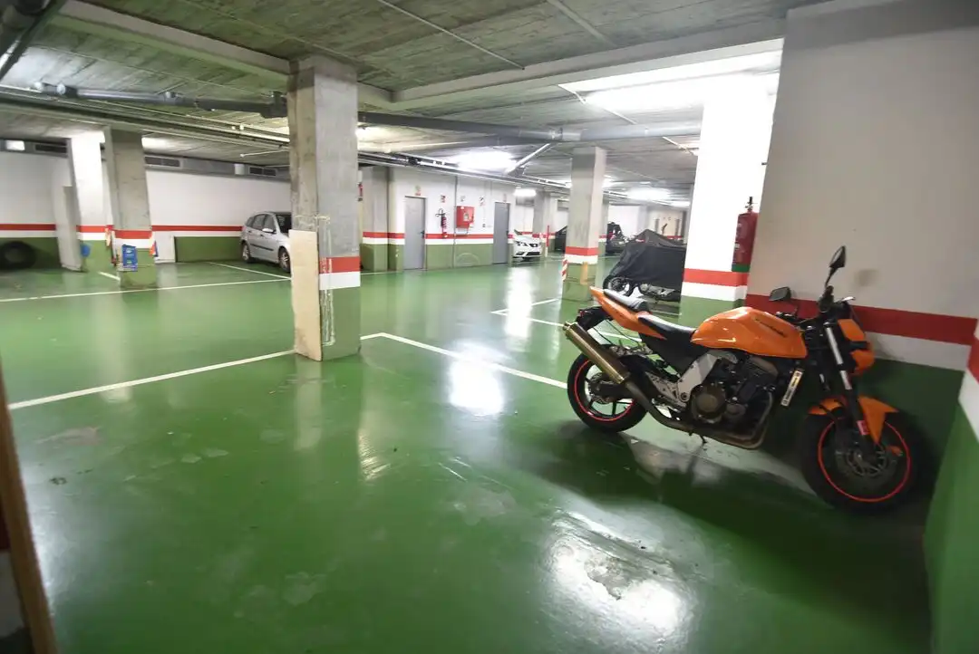 Aparcament de Dúplex en venda en Eibar amb Calefacció, Traster i Moblat