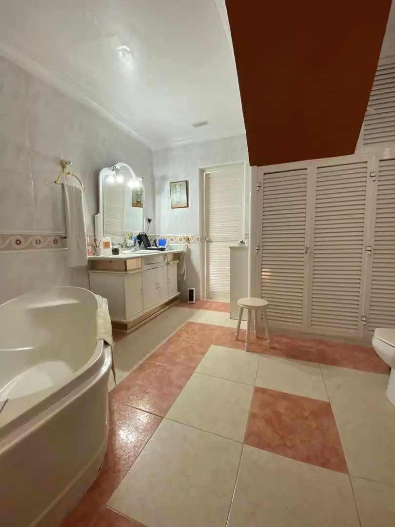 Bany de Casa o xalet en venda en Marchena