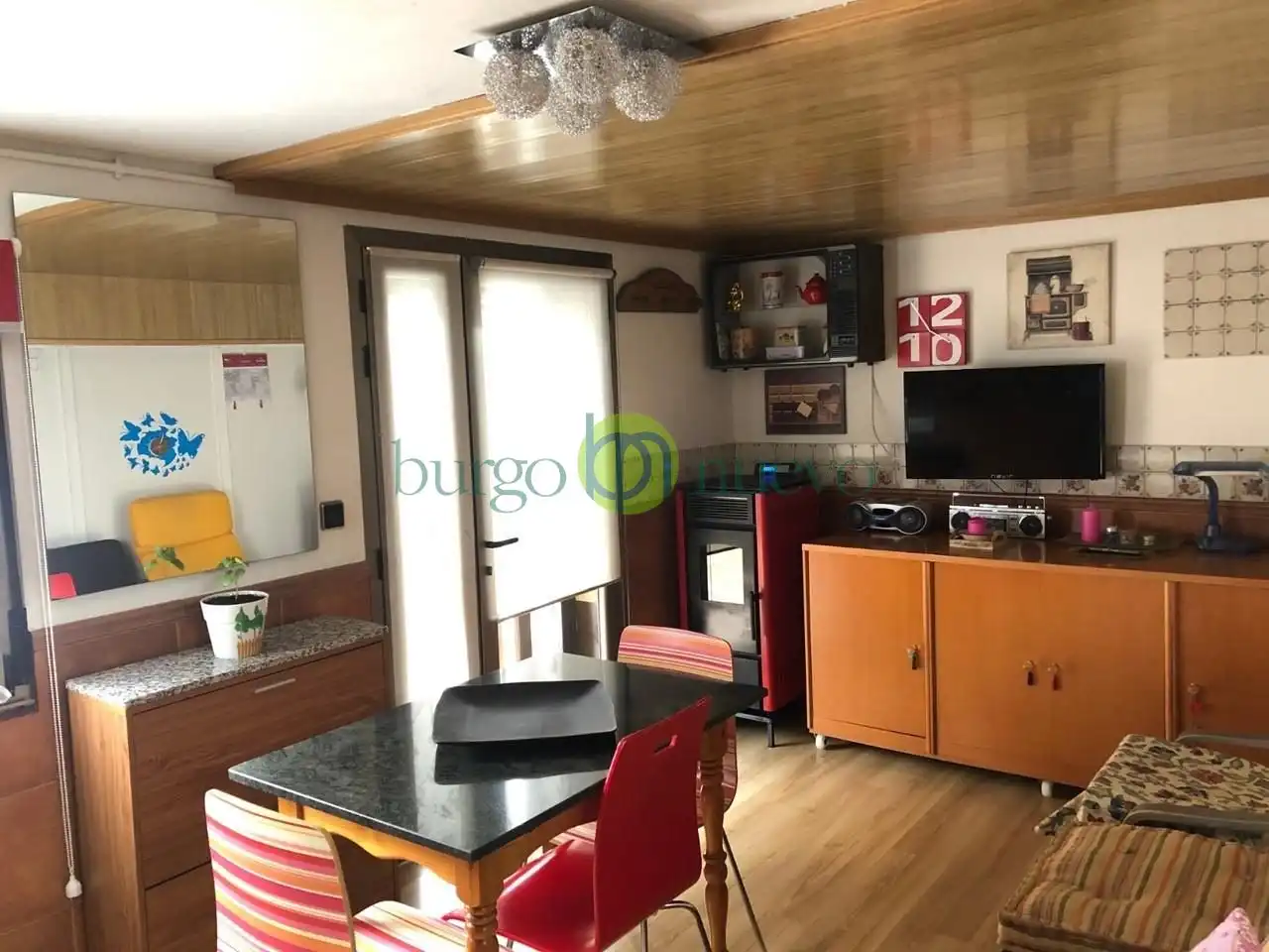 Cuina de Casa o xalet en venda en León Capital  amb Calefacció i Parquet