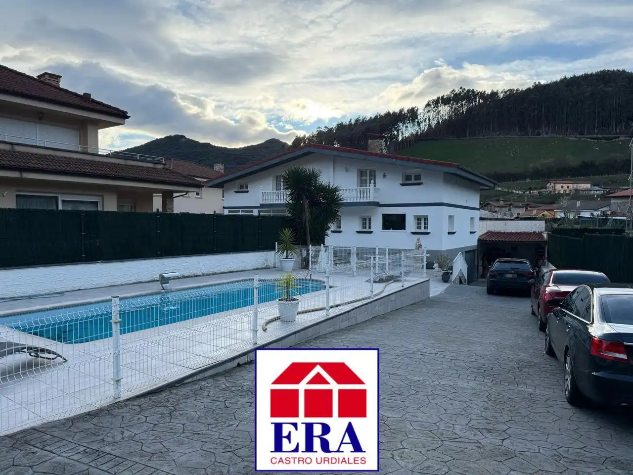 Casa con piscina en venta en Barrio Sámano, imagen 2