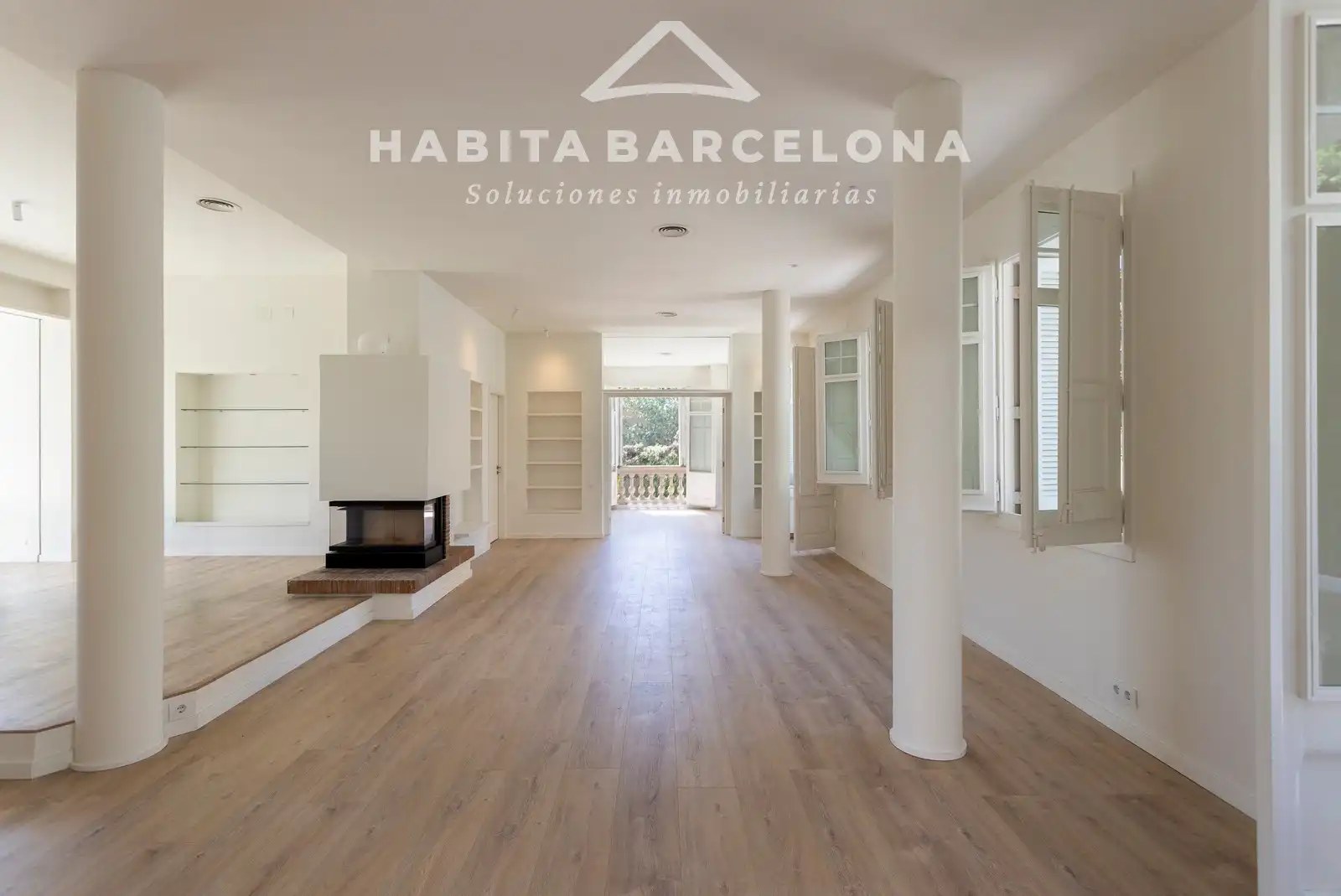 Vista exterior de Casa o xalet de lloguer en Barcelona amb Aire condicionat, Calefacció i Jardí privat