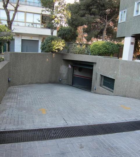 Foto 2 de Garatge de lloguer a De Xile, La Maternitat i Sant Ramon, Barcelona