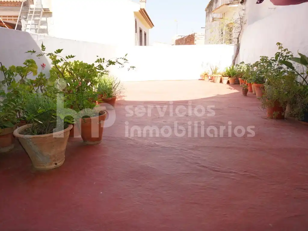 Vista exterior de Casa adosada en venta en Benamocarra con Jardín privado, Terraza y Amueblado