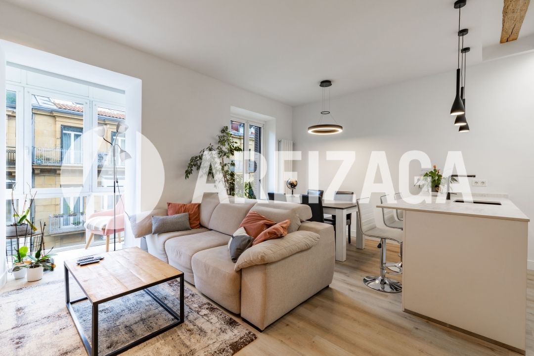 Living room of Flat for sale in Donostia - San Sebastián   with Heating, Storage room and Balcony