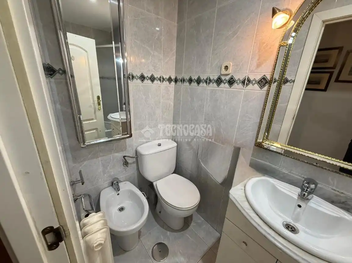 Baño de Piso en venta en Madrid con Calefacción y Terraza