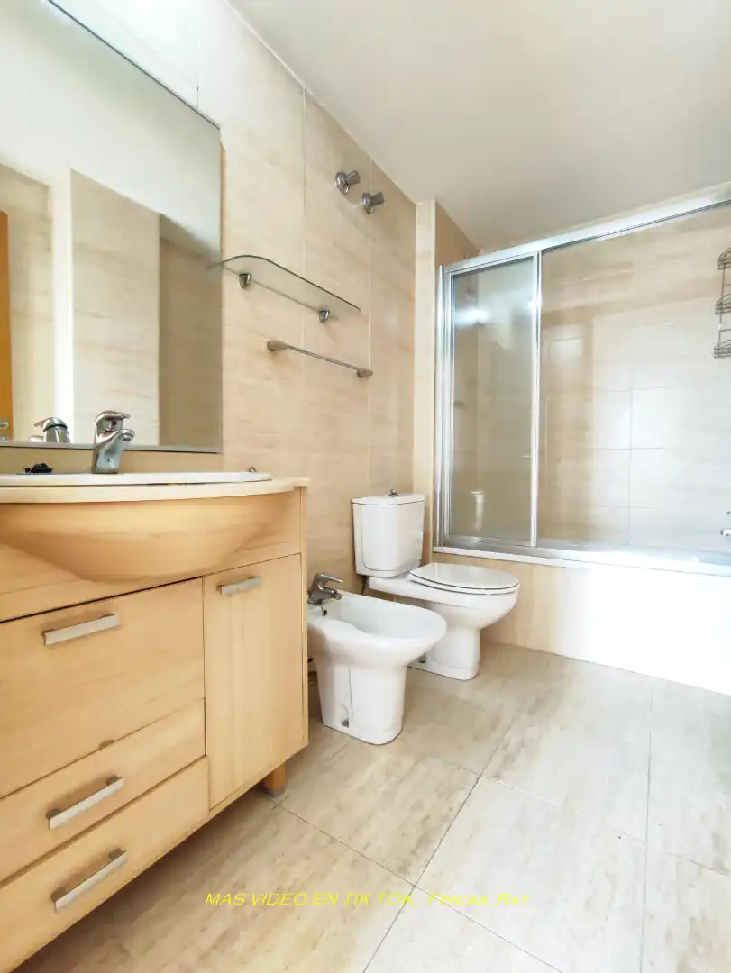 Badezimmer von Maisonette zum Verkauf in Ripollet mit Klimaanlage, Heizung und Terrasse
