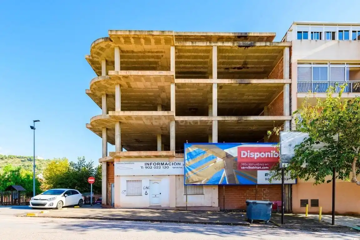 Vista exterior de Edifici en venda en L'Alcora