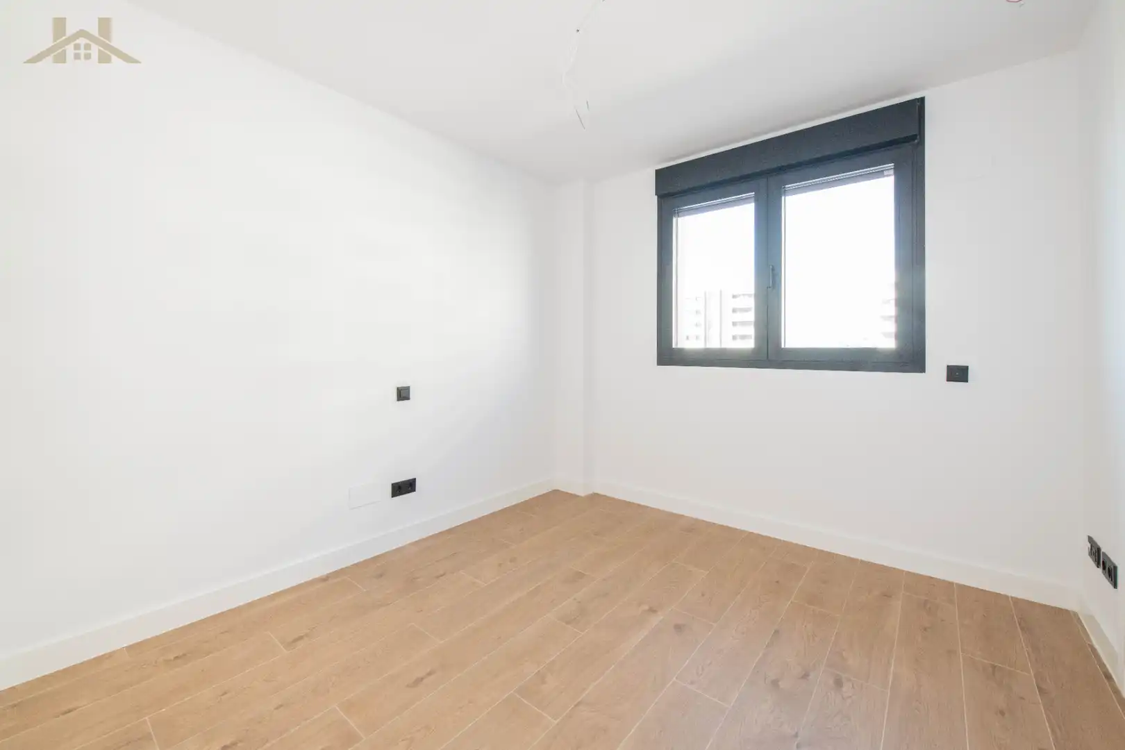Schlafzimmer von Wohnung zum Verkauf in Tres Cantos mit Klimaanlage, Heizung und Terrasse