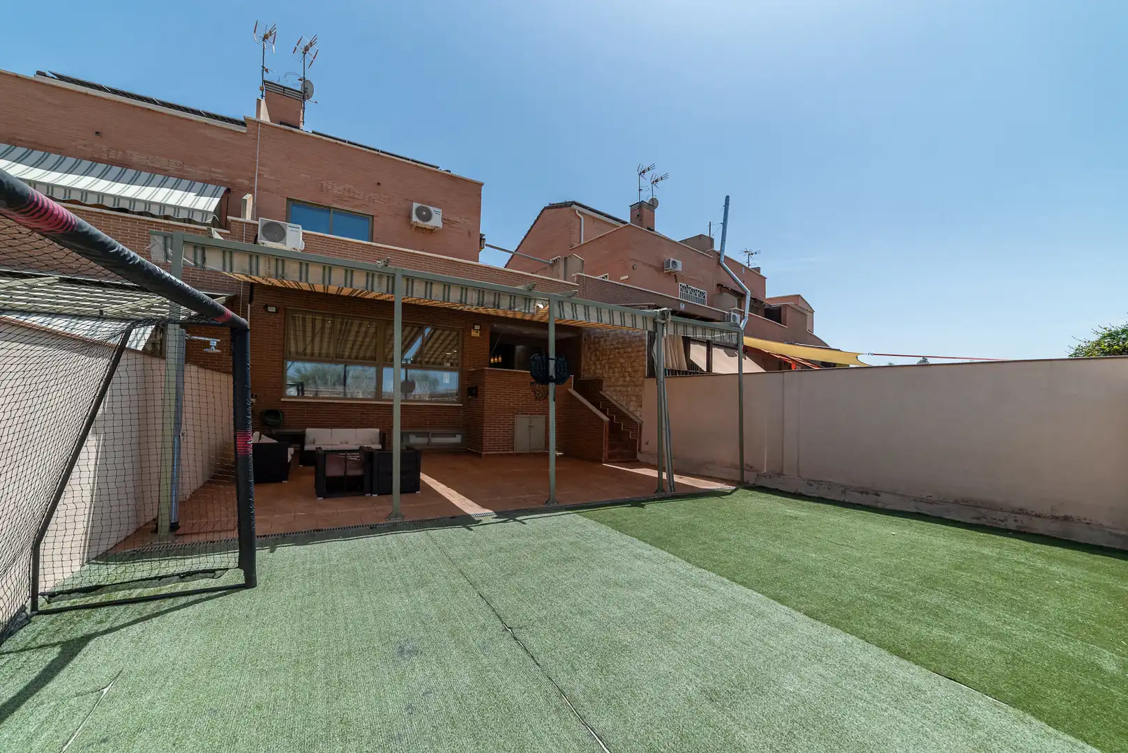 Terrassa de Casa o xalet en venda en Arroyomolinos (Madrid) amb Aire condicionat, Calefacció i Jardí privat