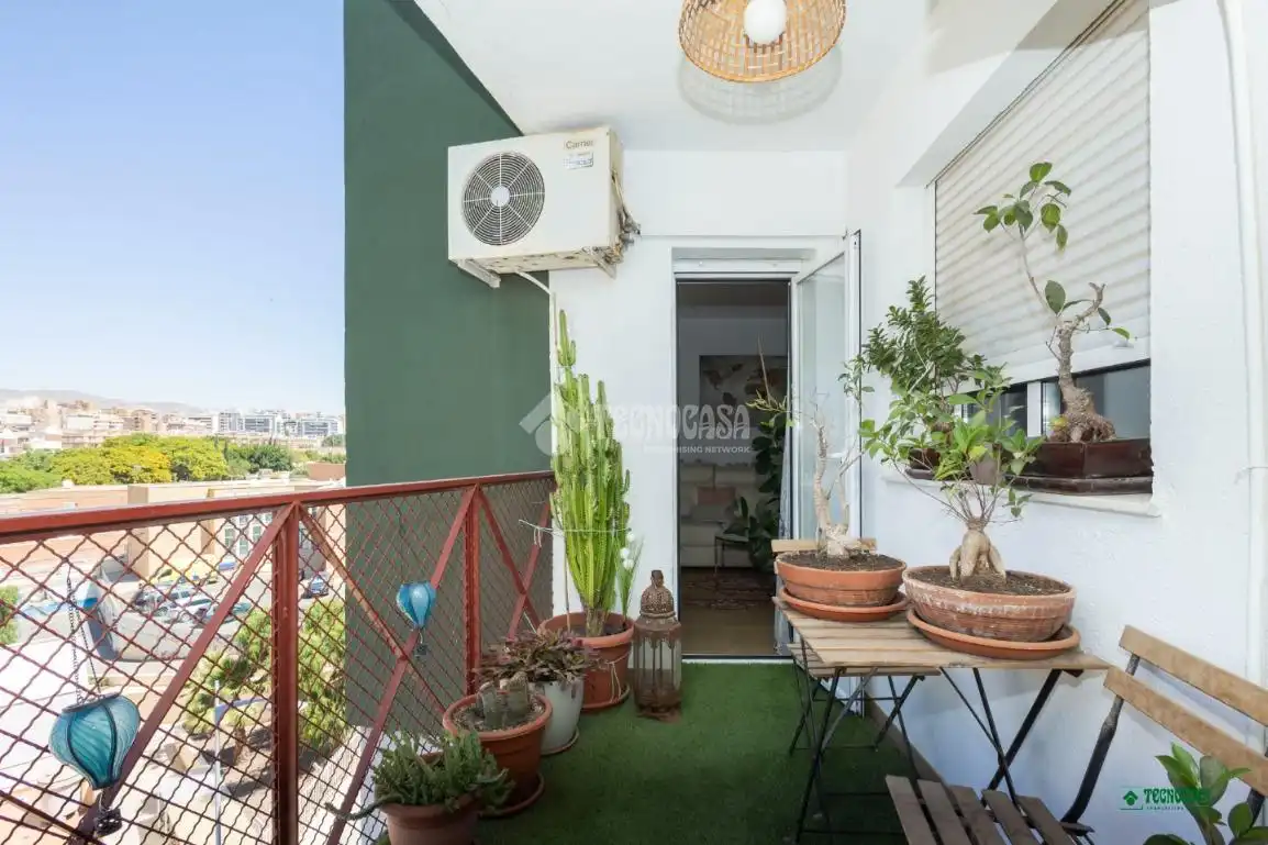 Terraza de Piso en venta en Almería con Terraza