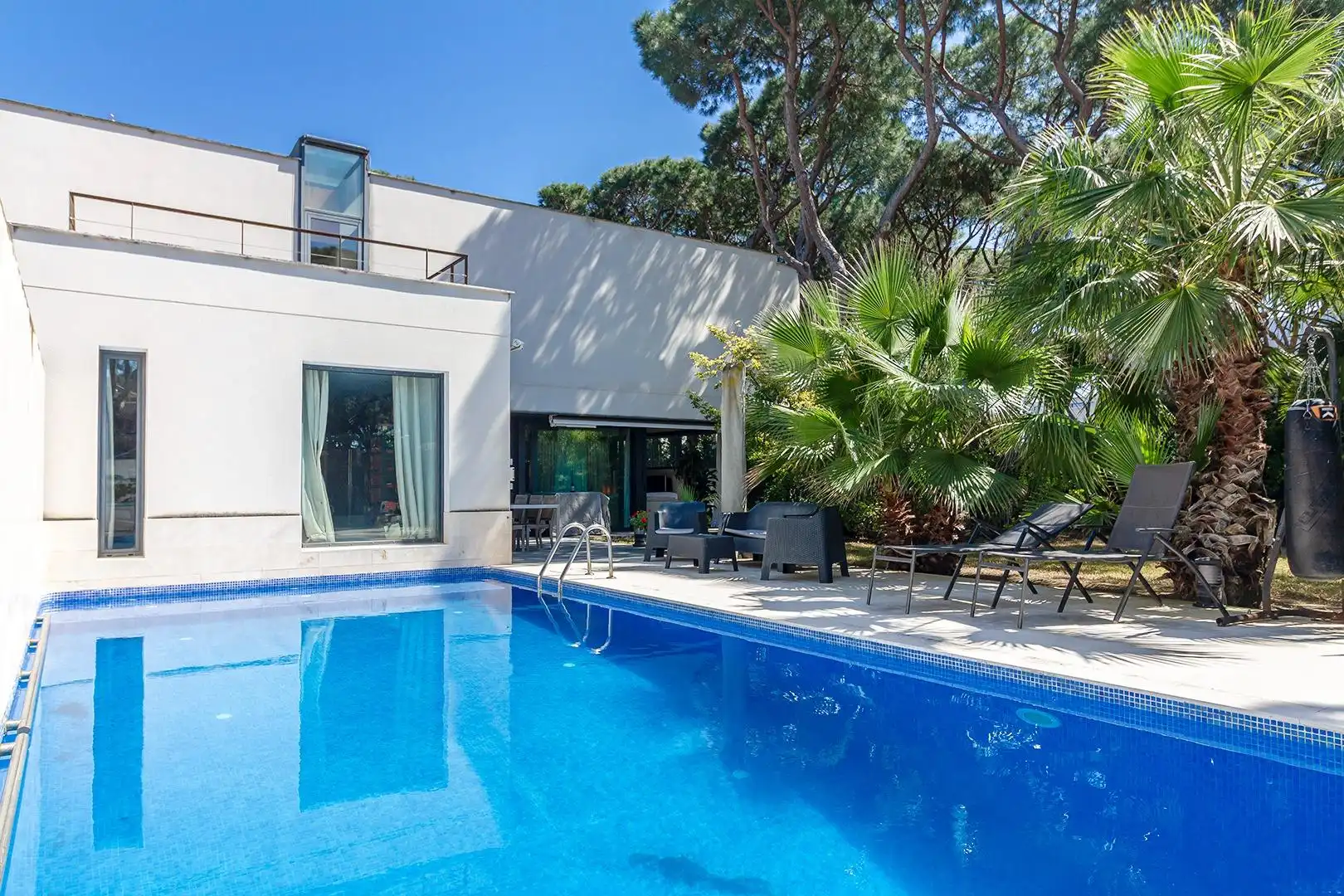 Piscina de Casa o chalet en venta en Gavà con Aire acondicionado, Calefacción y Jardín privado
