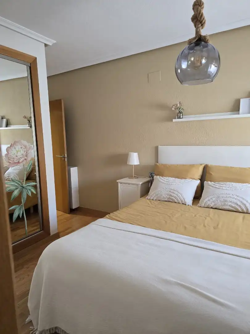 Habitación de Piso de alquiler en Torrevieja con Aire acondicionado, Calefacción y Parquet