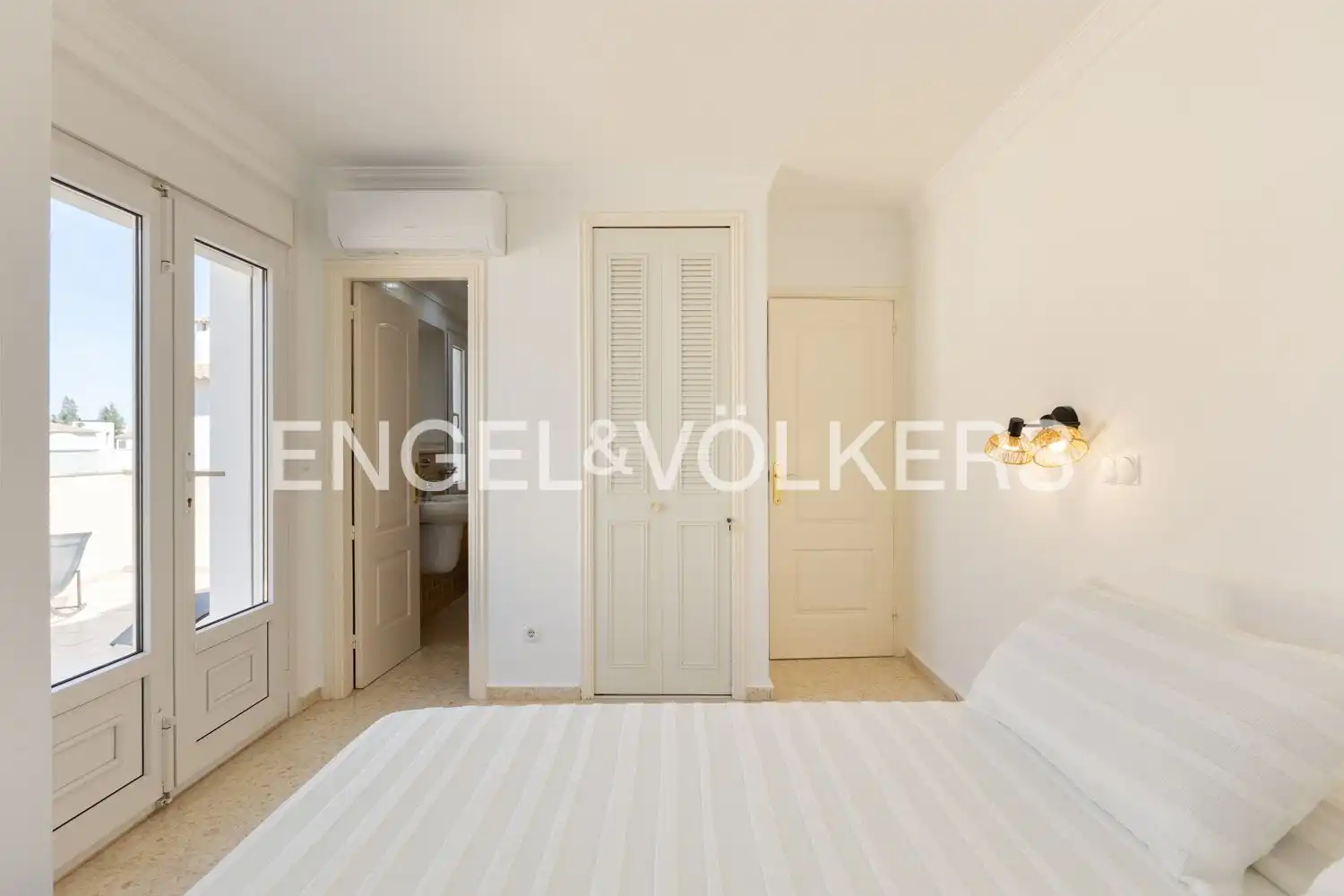 Habitación de Casa o chalet de alquiler en Oliva con Aire acondicionado, Calefacción y Jardín privado