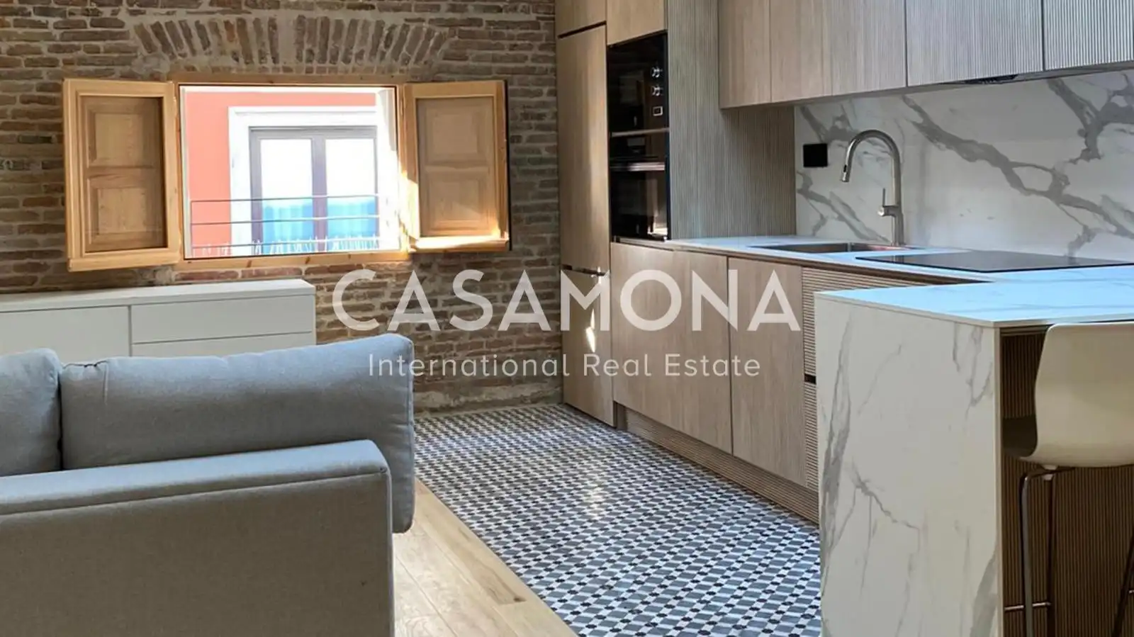 Penthouse with lift for sale in Ciutat Vella