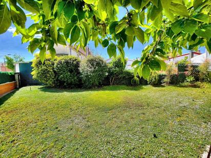 Jardí de Casa o xalet en venda en Cerdanyola del Vallès amb Aire condicionat, Calefacció i Jardí privat