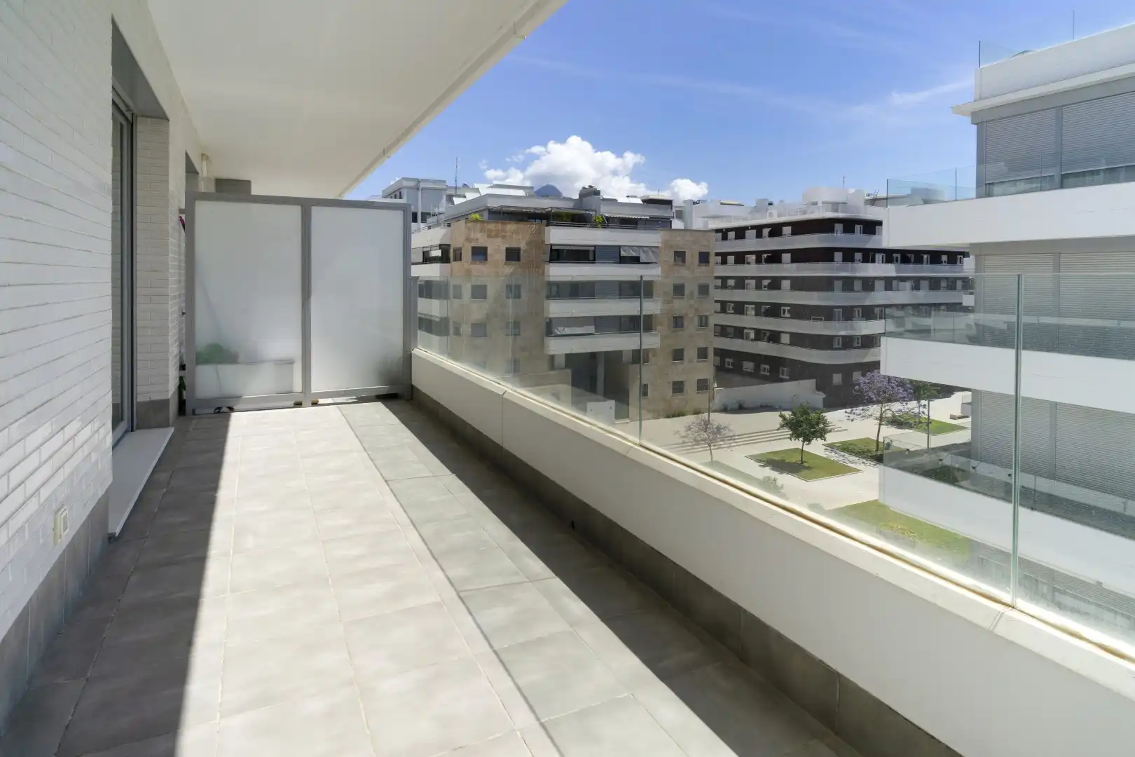 Terrasse von Wohnungen zum Verkauf in Marbella mit Klimaanlage, Terrasse und Abstellraum
