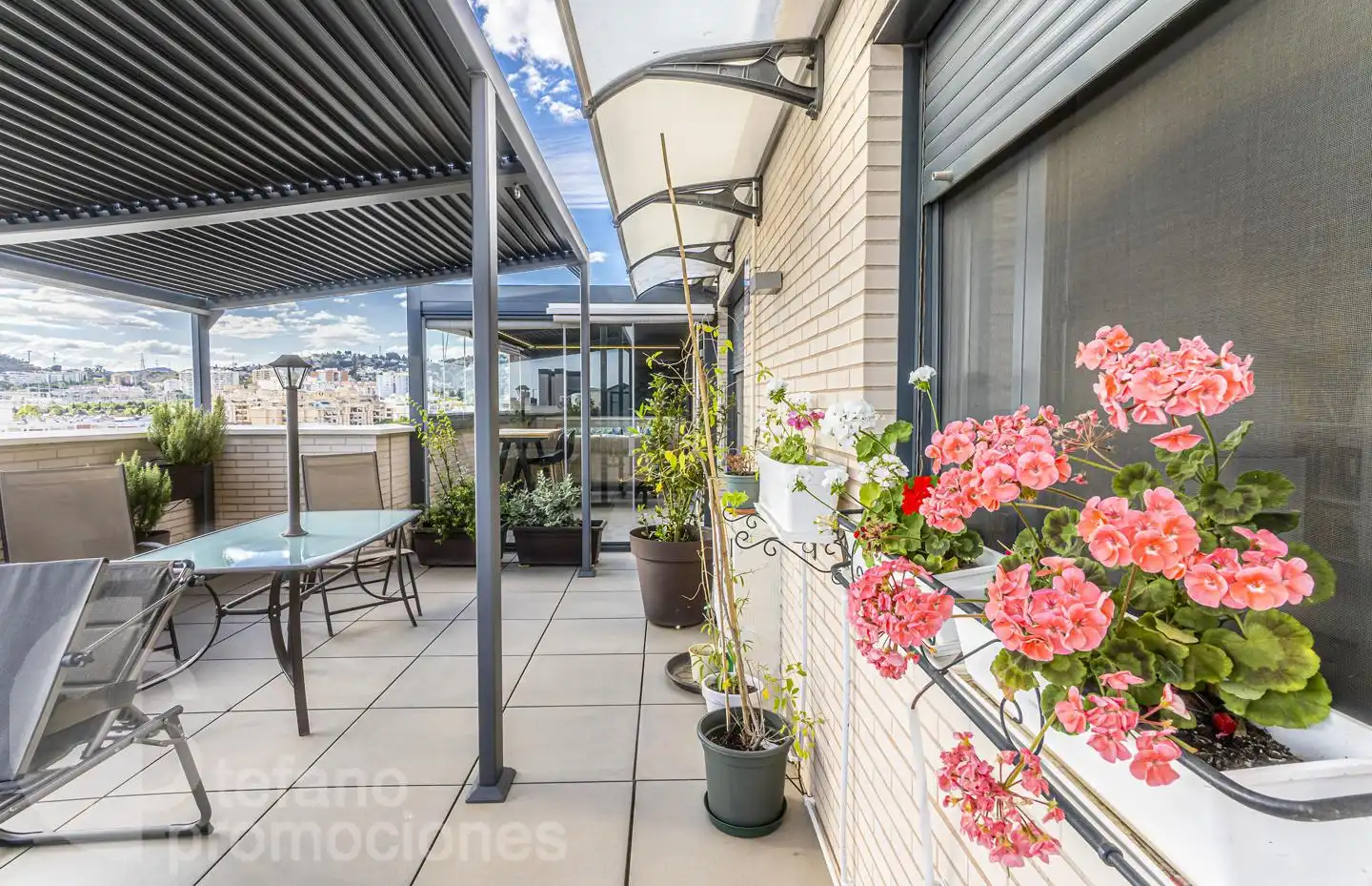 Terrasse von Dachboden zum Verkauf in Málaga mit Klimaanlage, Terrasse und Abstellraum