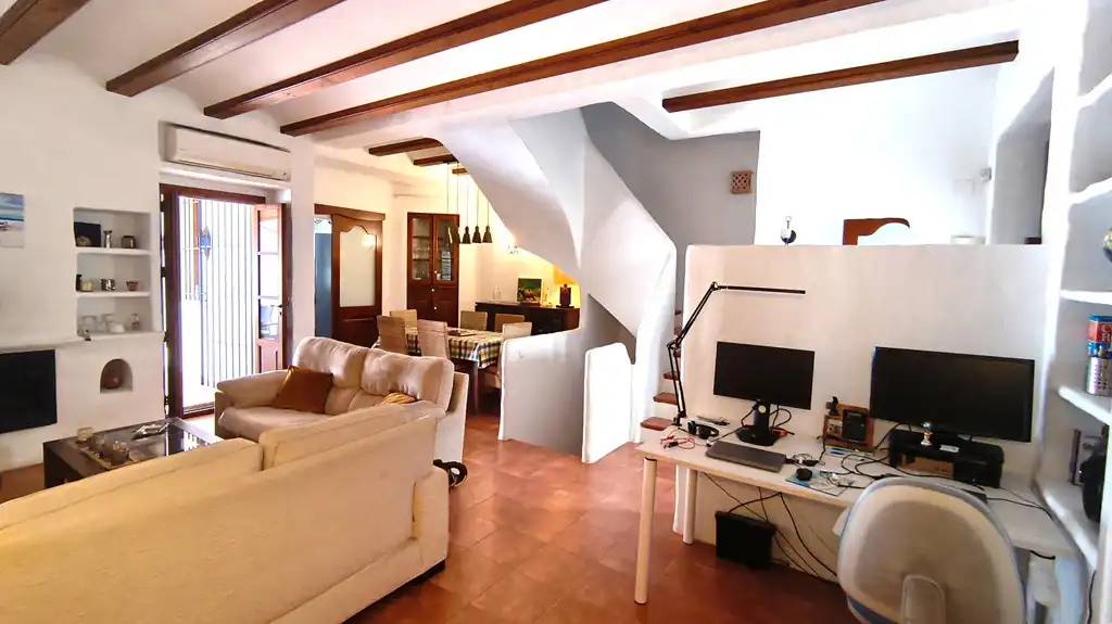 Sala de estar de Casa adosada en venta en Dénia con Aire acondicionado, Calefacción y Jardín privado