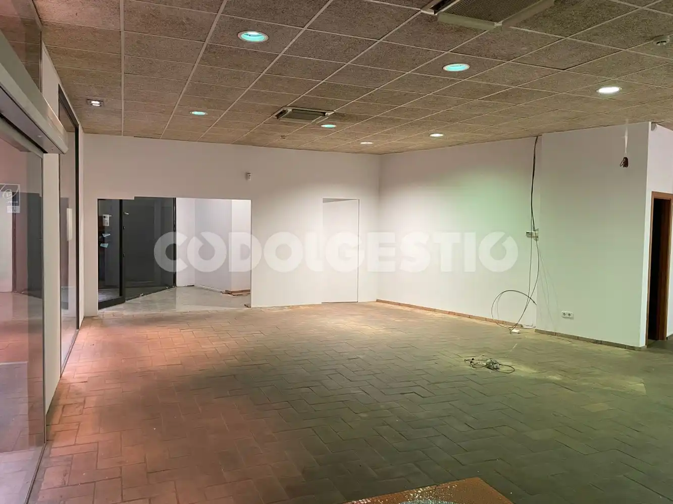 Commercial properties for rent in Cardona, 6, Centre