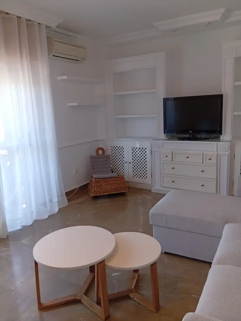 Sala de estar de Apartamento de alquiler en Granada con Calefacción, Terraza y Amueblado