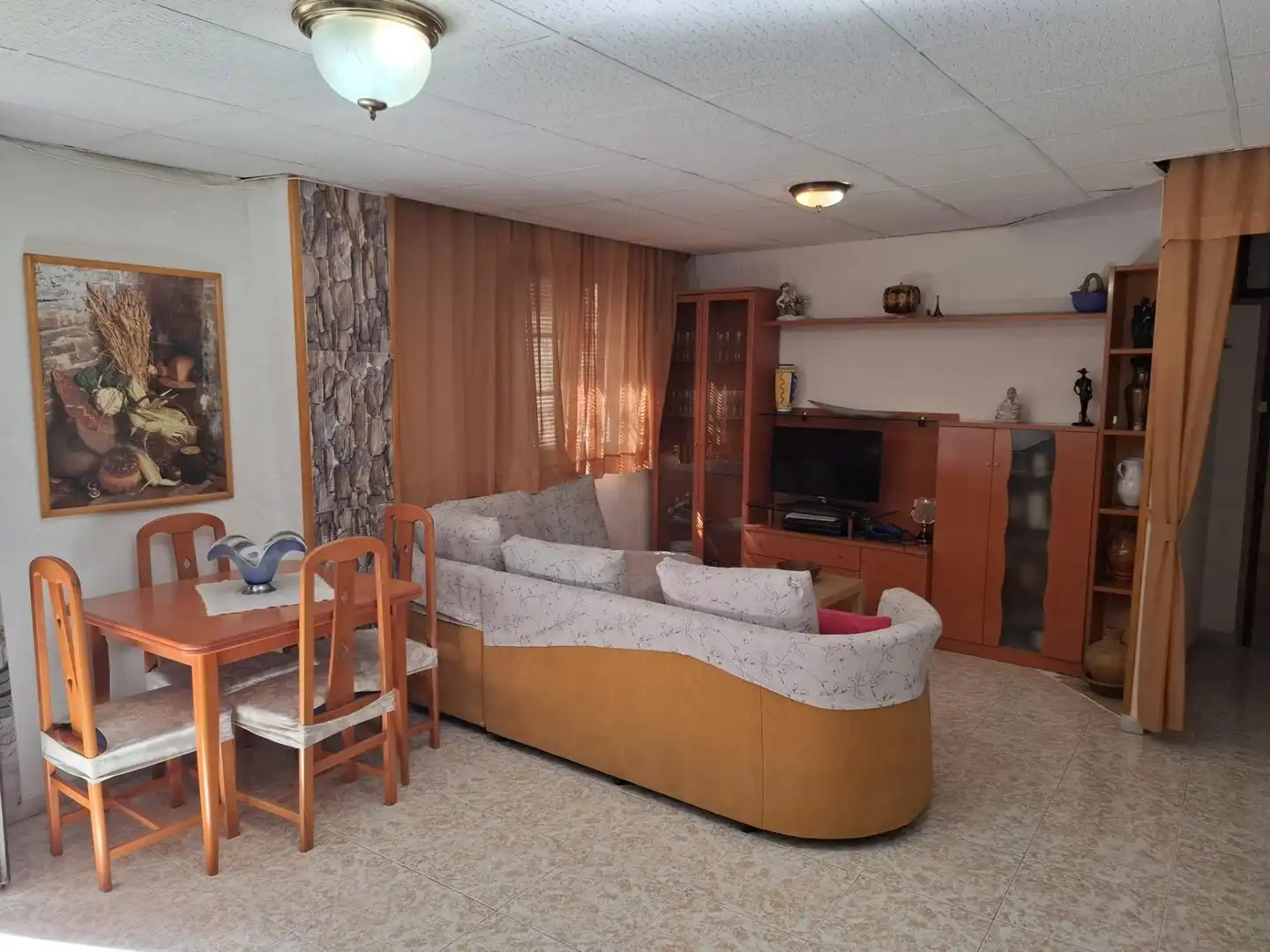 Sala d'estar de Casa adosada en venda en Fonz amb Moblat i Balcó