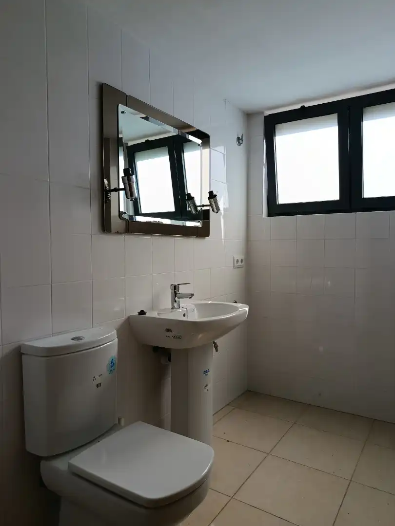 Bany de Local de lloguer en Girona