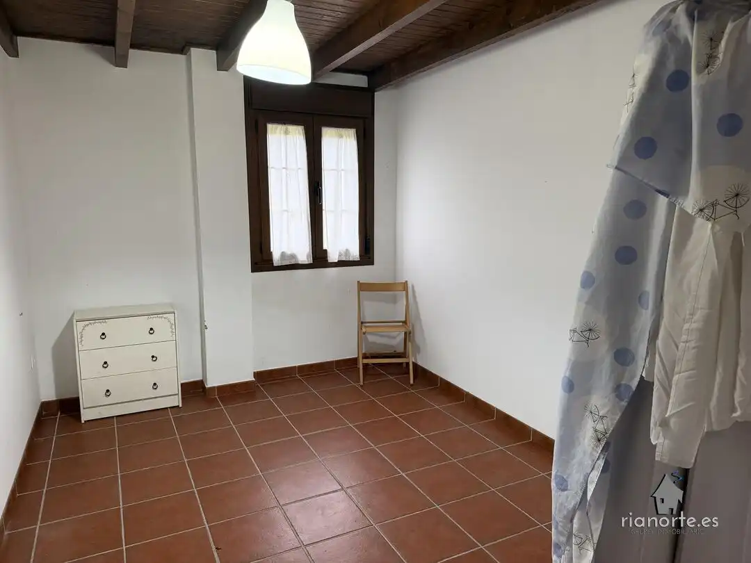 Dormitori de Casa o xalet en venda en Llanes amb Calefacció, Jardí privat i Terrassa