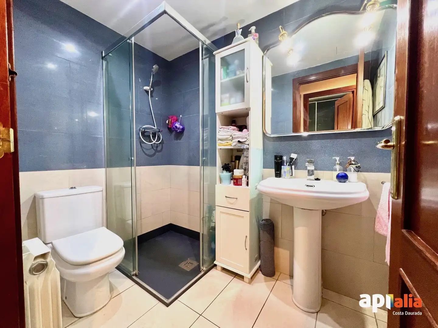 Baño de Piso en venta en Salou con Calefacción, Piscina y Horno