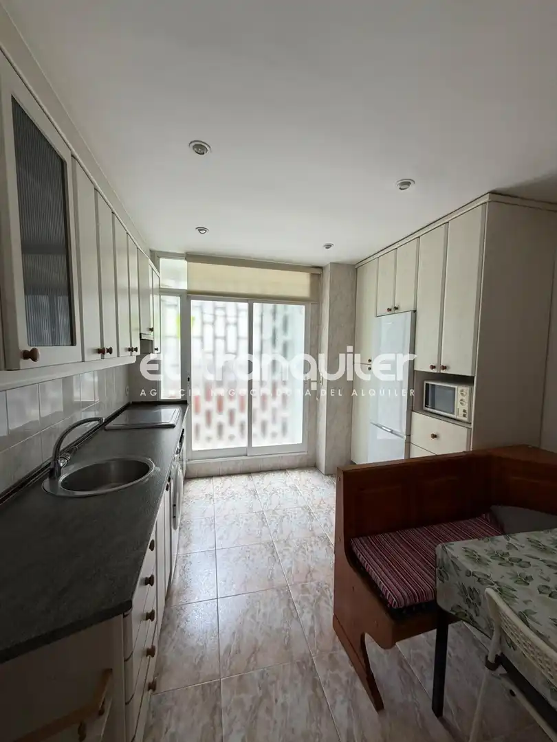 Kitchen of Flat for rent in Madrid  with Air Conditioner, Parquet flooring and Terrace
