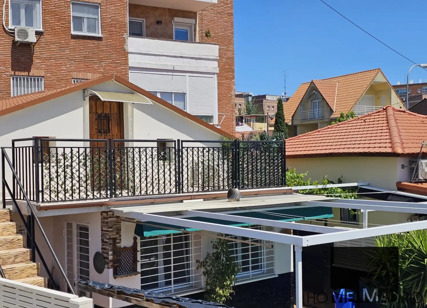 Terrassa de Casa o xalet en venda en Madrid amb Aire condicionat, Calefacció i Jardí privat