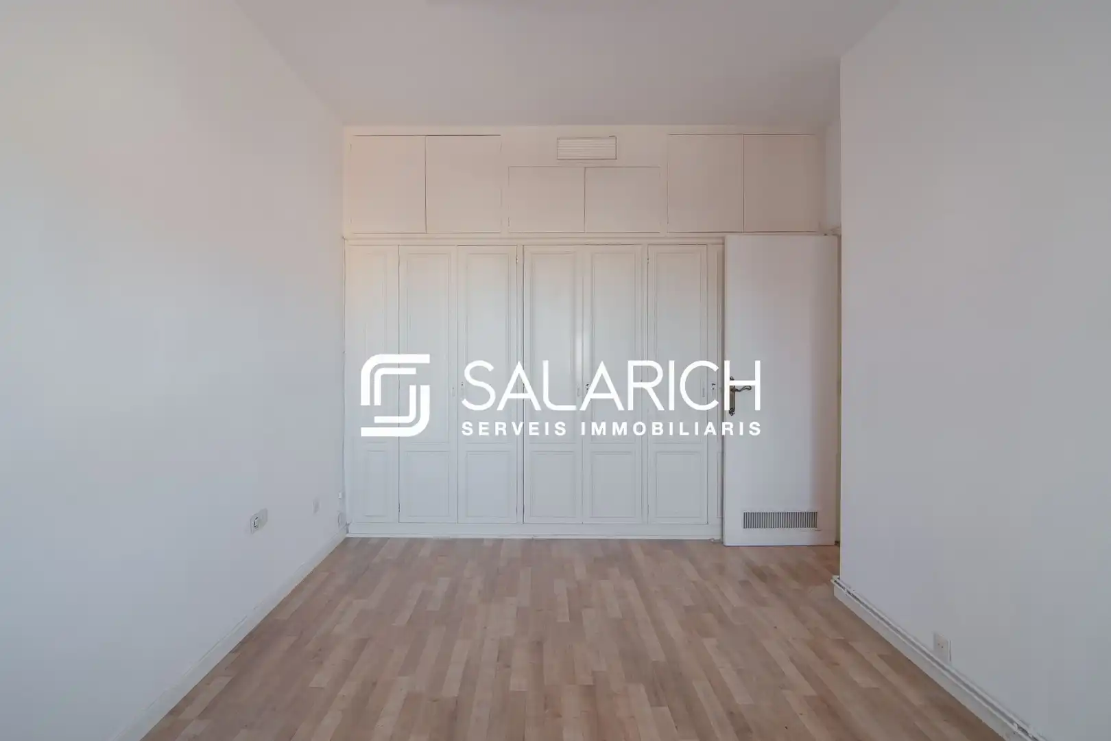 Piso en venta en Barcelona con Aire acondicionado, Calefacción y Terraza