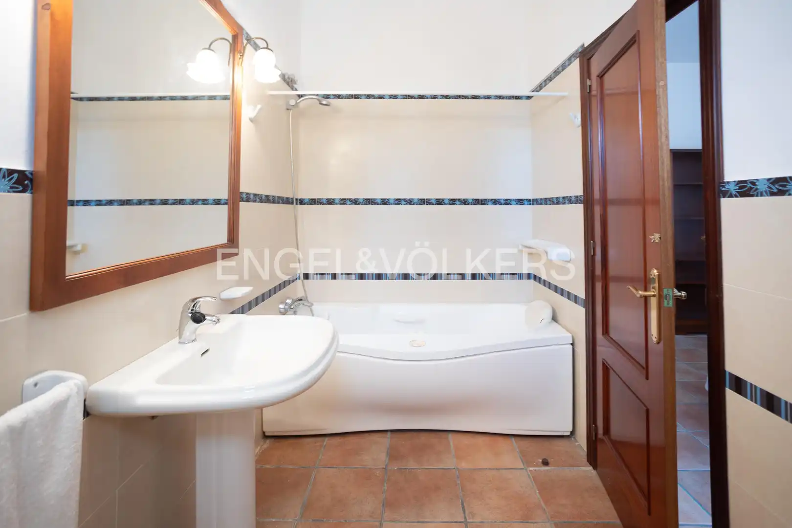 Baño de Finca rústica en venta en Llerena con Calefacción, Jardín privado y Trastero