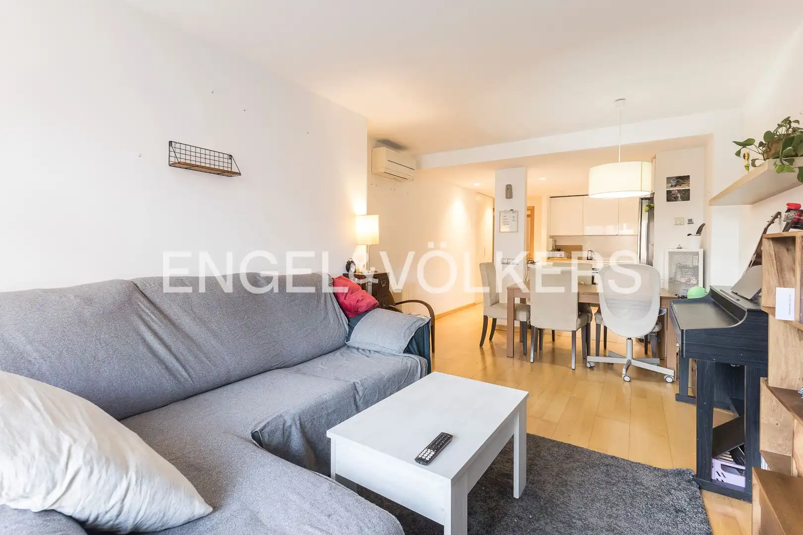 Living room of Flat for sale in Barcelona  with Air Conditioner, Heating and Parquet flooring