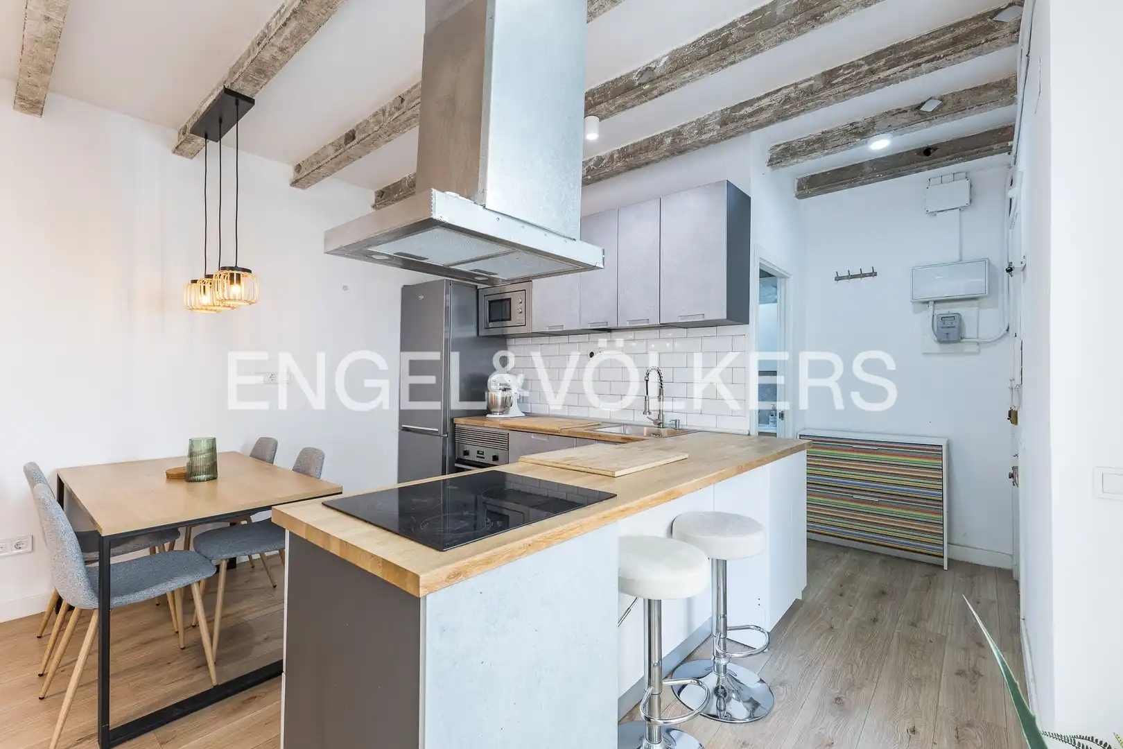 Cocina de Piso en venta en L'Hospitalet de Llobregat con Aire acondicionado, Calefacción y Terraza