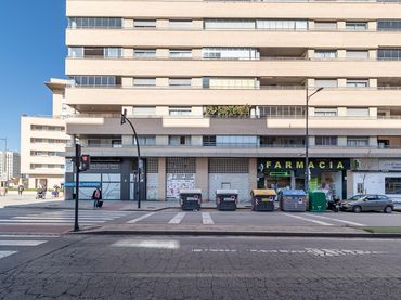 Local comercial en venda a Avenida de Dílar 106
