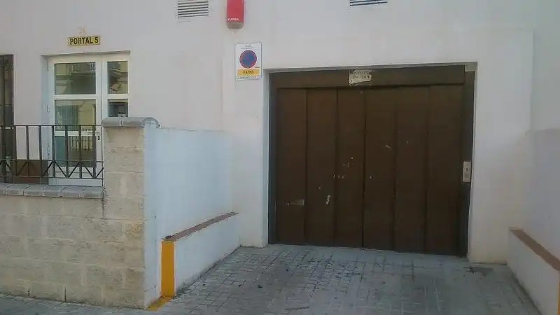 Aparcament amb ascensor en venda a Cerro - Amate, imagen 7