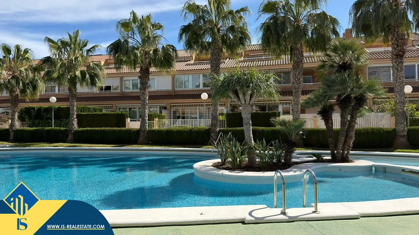 Piscina de Casa o xalet en venda en Alicante / Alacant amb Terrassa, Moblat i Piscina comunitària